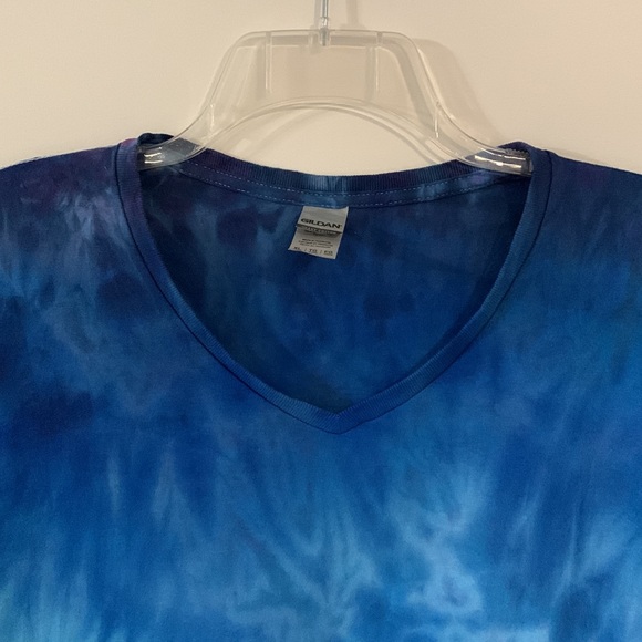 NWOT Gildan Ladies XL Short Sleeve V Neck Handmade Tie-Dye T Shirt - Picture 5 of 7